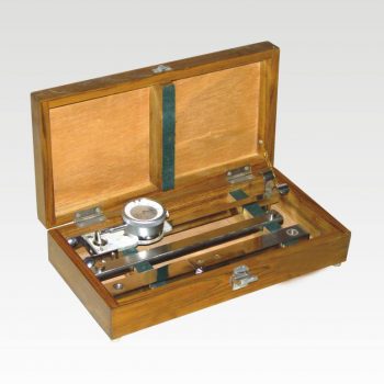 Demountable_mechanical_strain_gauge